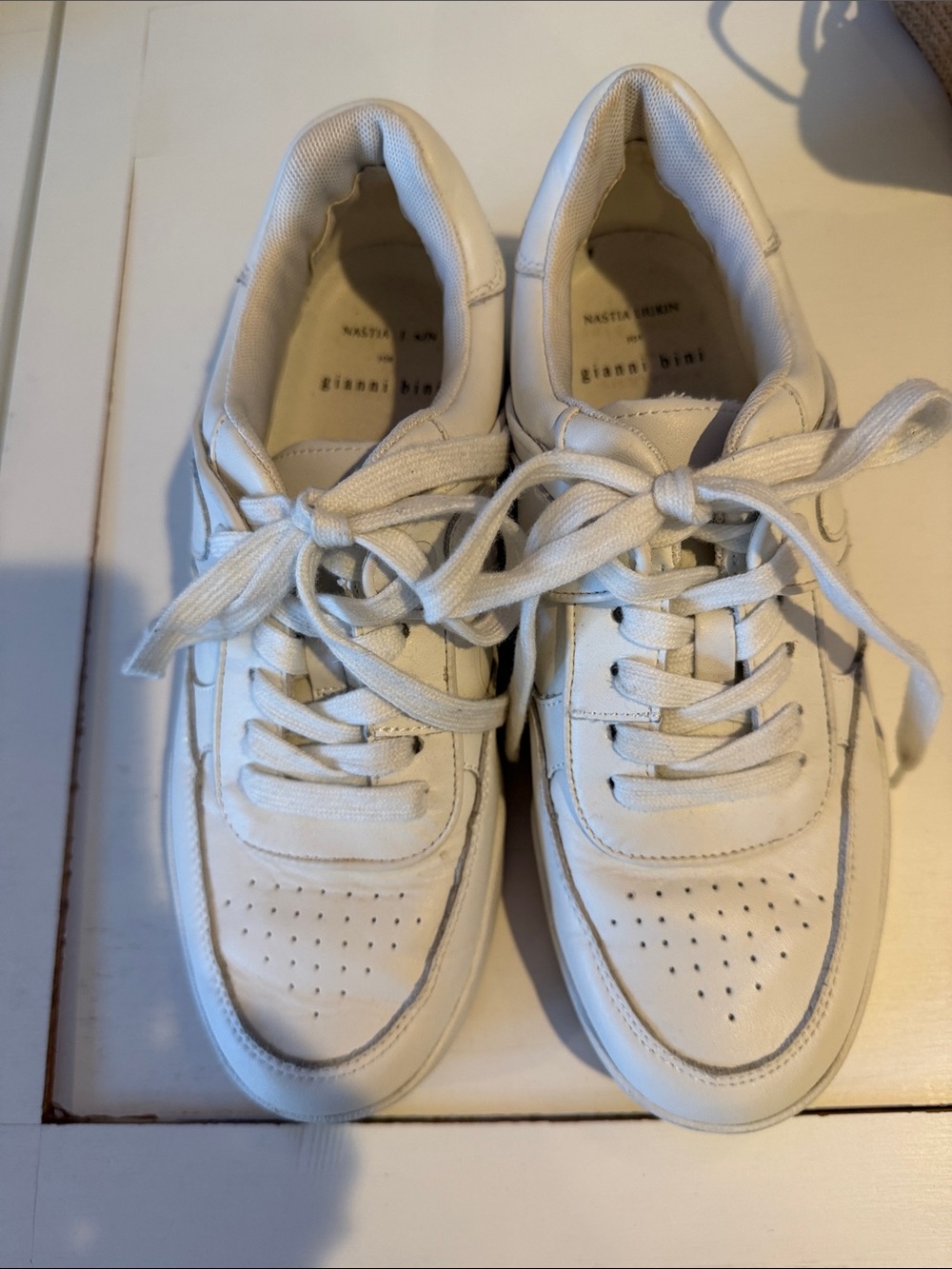 Gianni Bini Womans White Lace-Up Sneakers 8.5